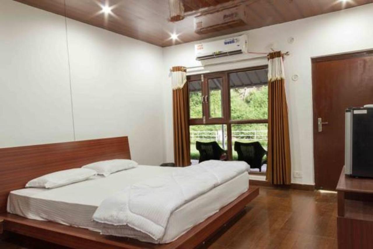 FabEscape SB Mount Resort Lansdowne Habitación foto